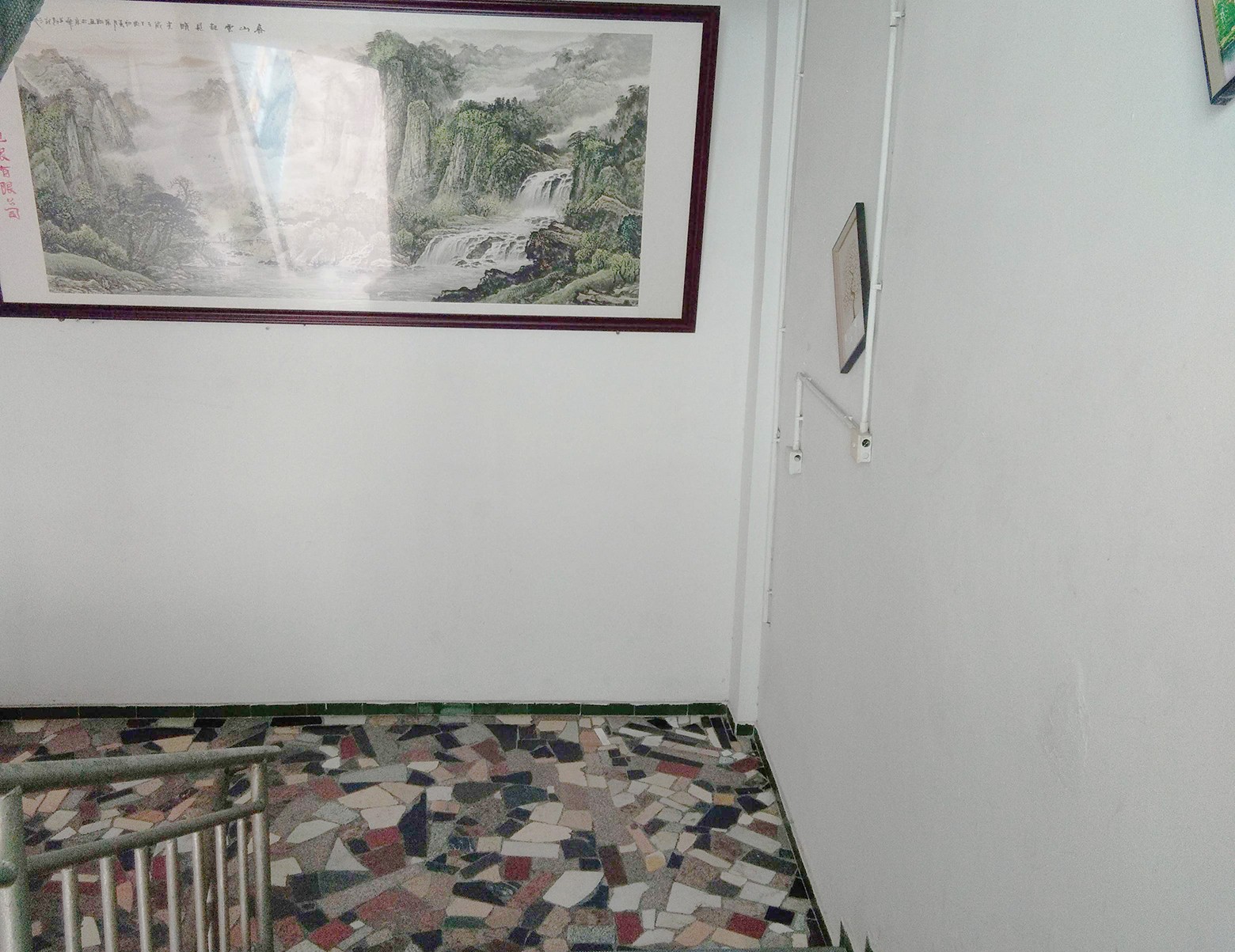 1611806995822767.jpg 樓梯口1.jpg